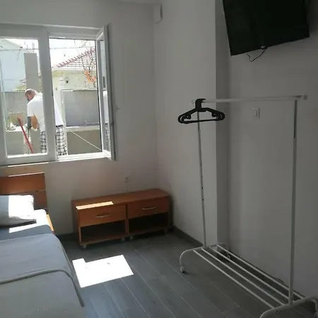 Apartment With Sea Views *